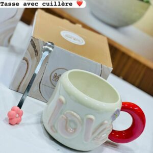 Tasse avec cuillère